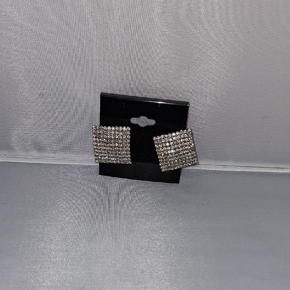 Vintage rhinestone pierced earrings